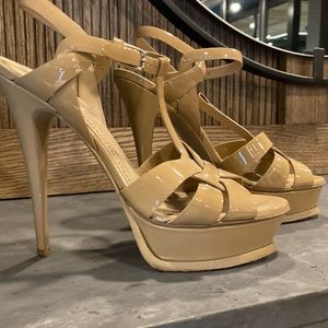 YSL Tribute Platforms Patent leather - great condition. Gorgeous shoe💕